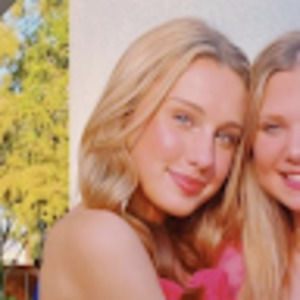 Meet your Posher, Ella